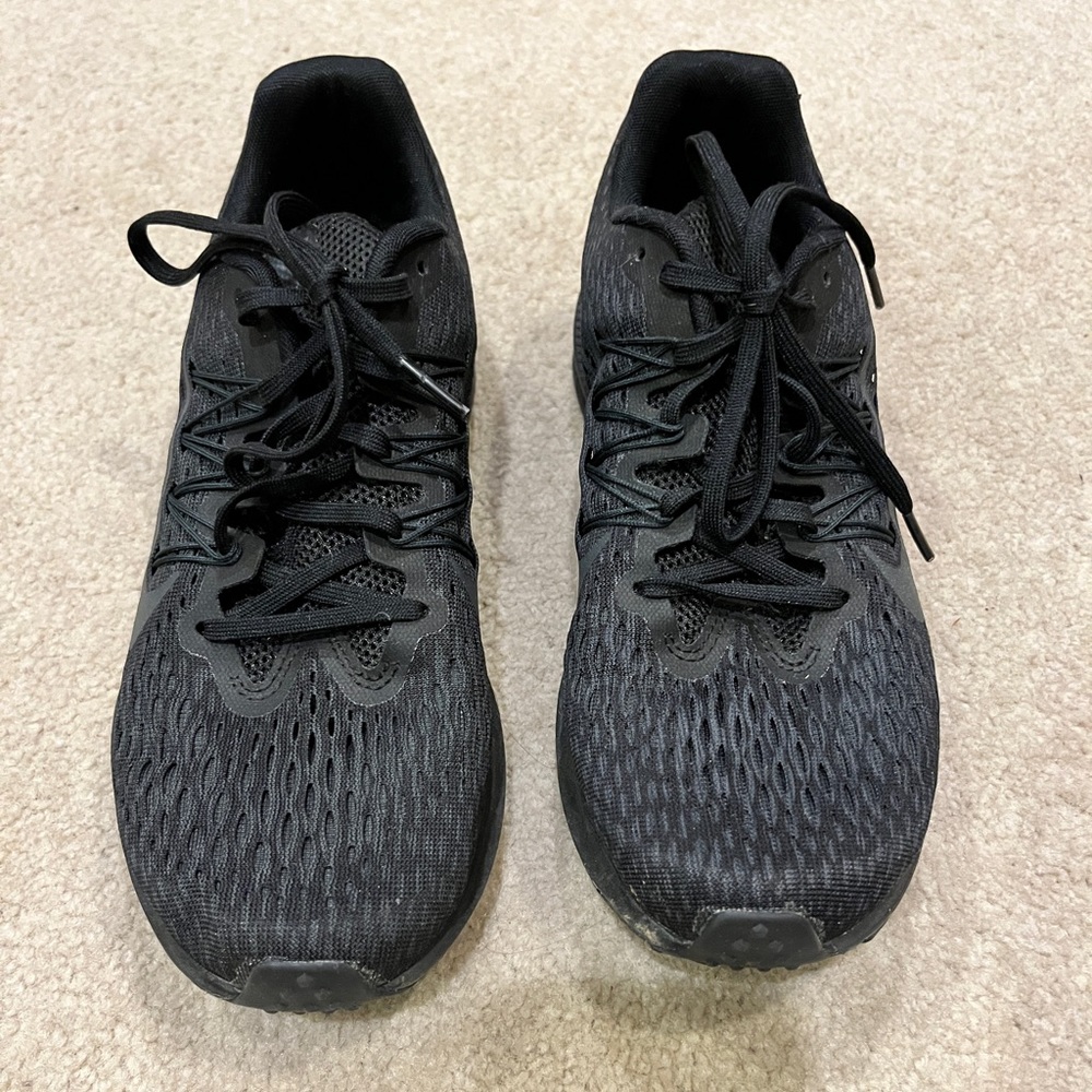 Blacked Out Nike Zoom Running Sneaker Women’s Sz 9